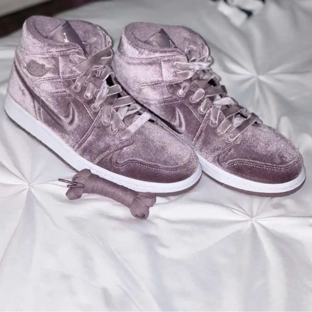Nike Purple Sneakers High-Top Velvet